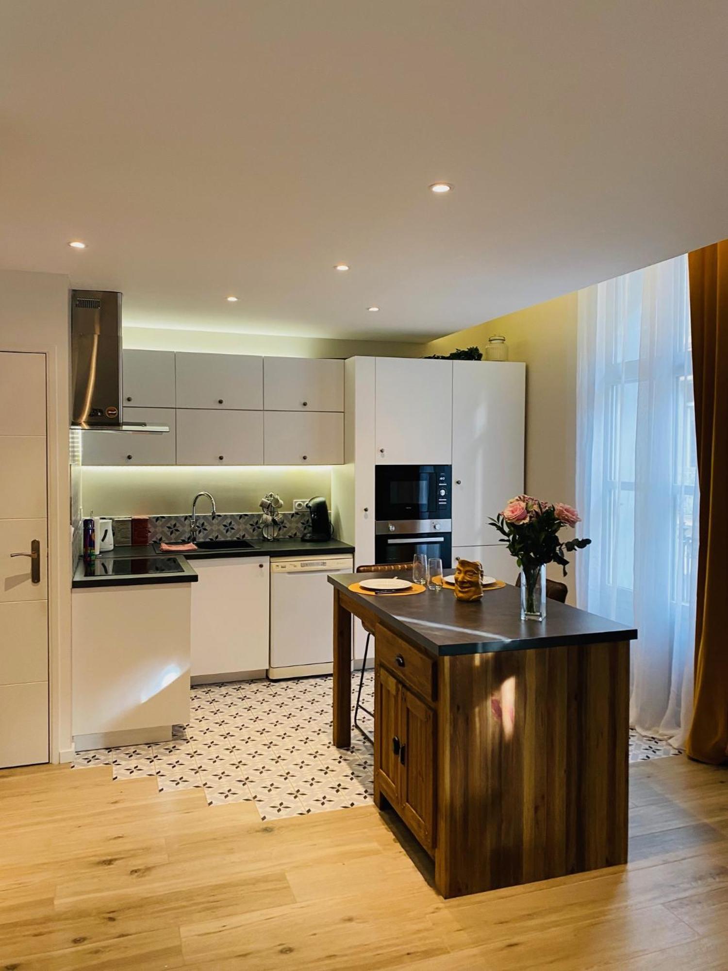 Douillet Et Coquet Appartement Climatise - Parking Prive Gratuit - Centre Montpellier Exterior foto